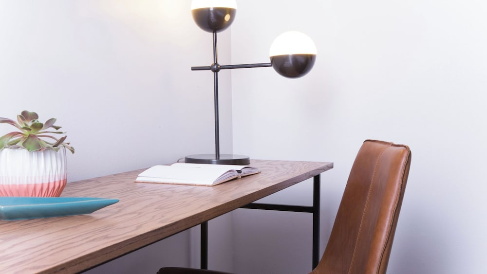 Sleeps 8 4 Sobro Suites w/ Kitchens & Modern Touches by Avantstay