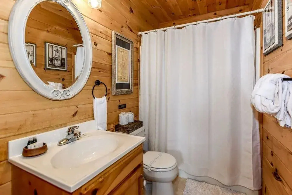 Pauley Robin Cabin