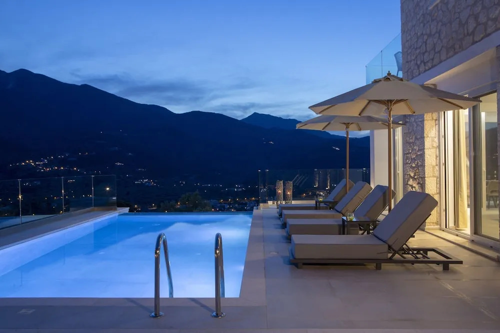 MAJESTIC VILLAS