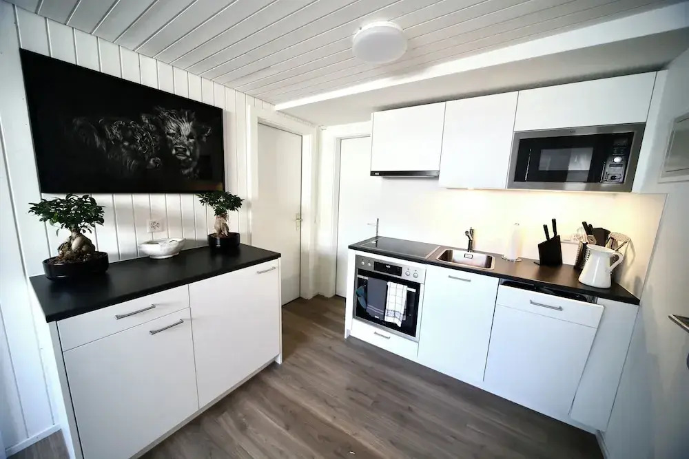 ALP APARTMENTS centre location with traditional design and self check-in