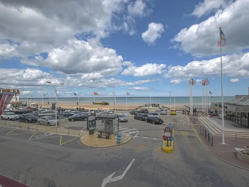 Endearing Apartment in Arromanches-les-bains Nearby the Sea With View on the Harbour