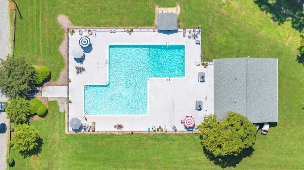 Lakeview Village East - Community Pool, Tennis & Boat Ramp