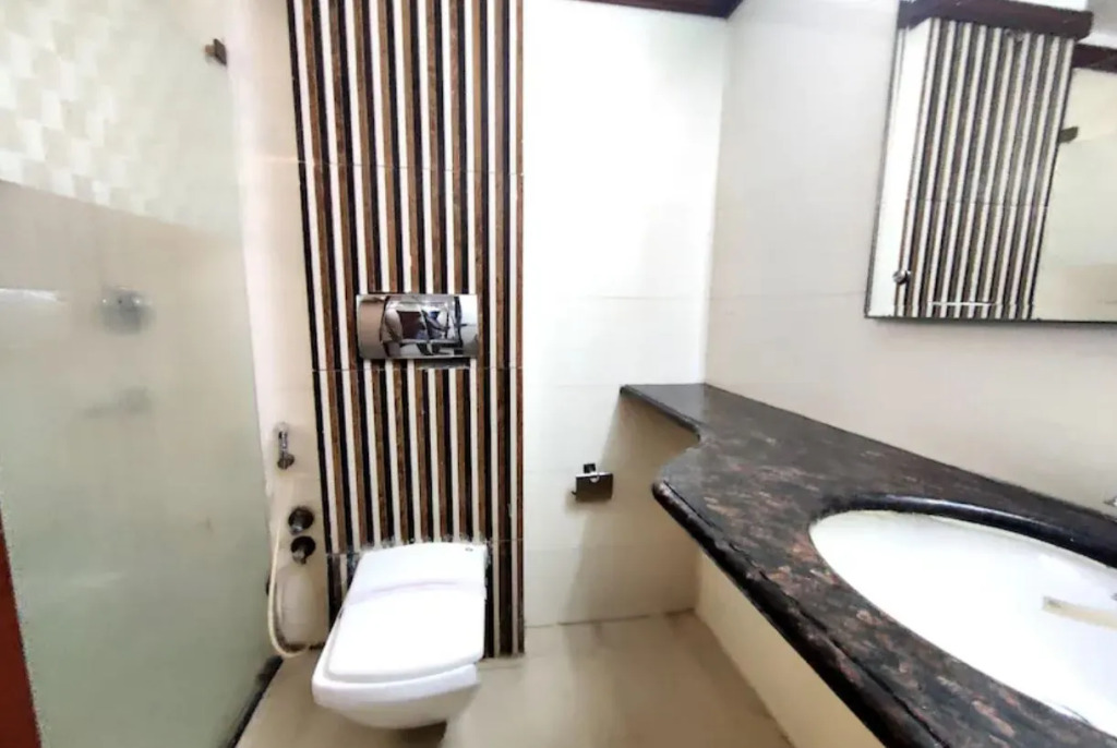 Hotel The Daanish Residency - Karol Bagh