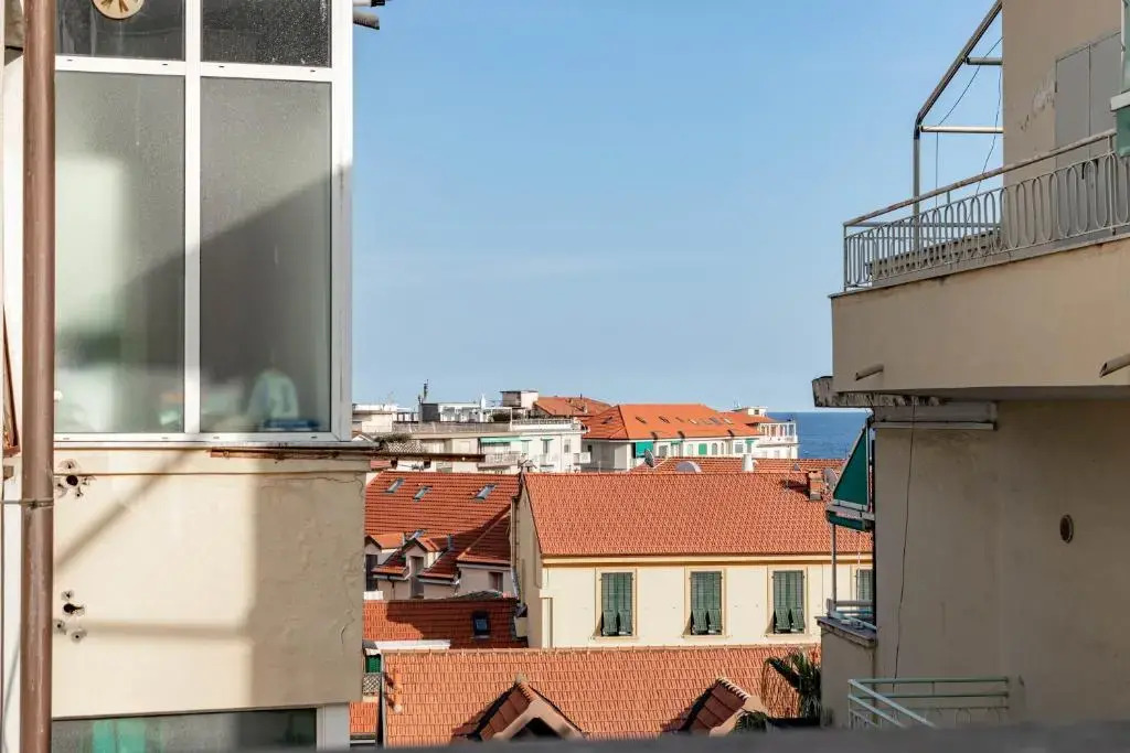 H11 [Lux Ariston] Sanremo - Centro
