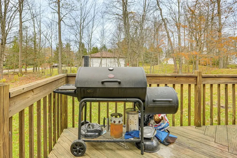Hike, Ski & Game: Spacious Poconos Home w/ Yard