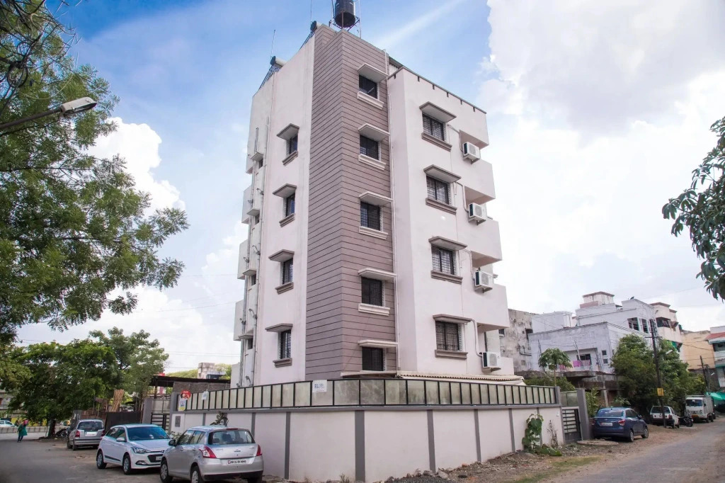 Dwarka Inn By OYO Rooms