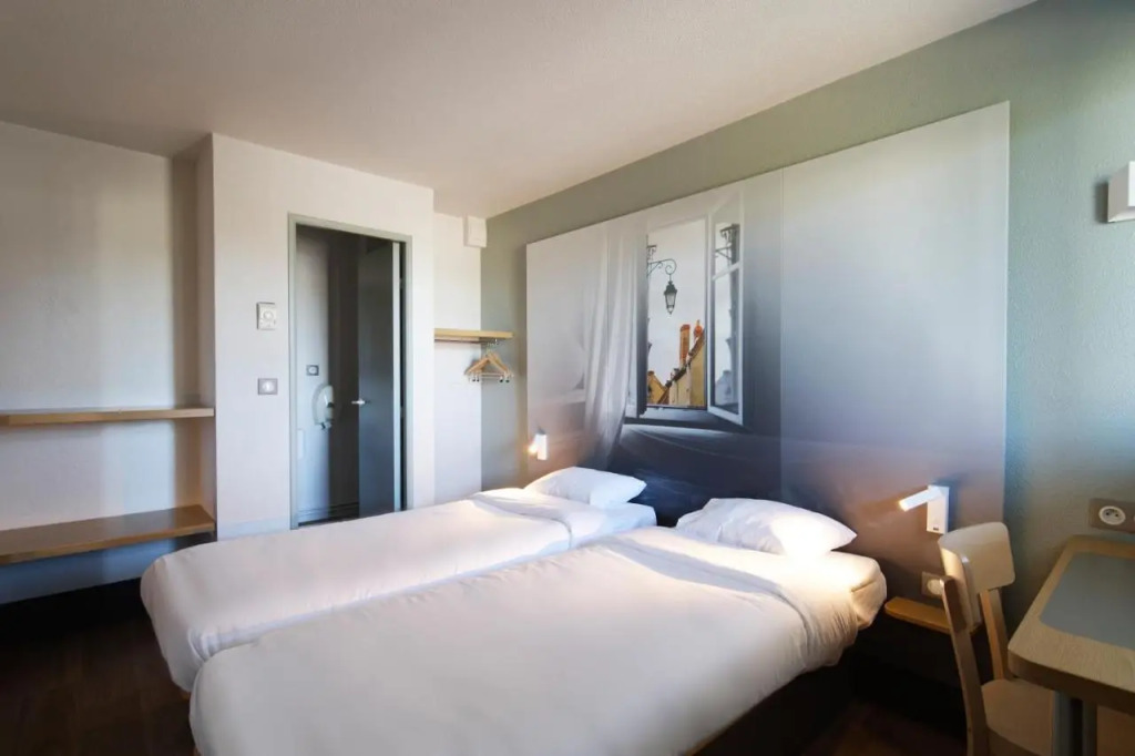 B&B HOTEL CHATEAUROUX Aéroport