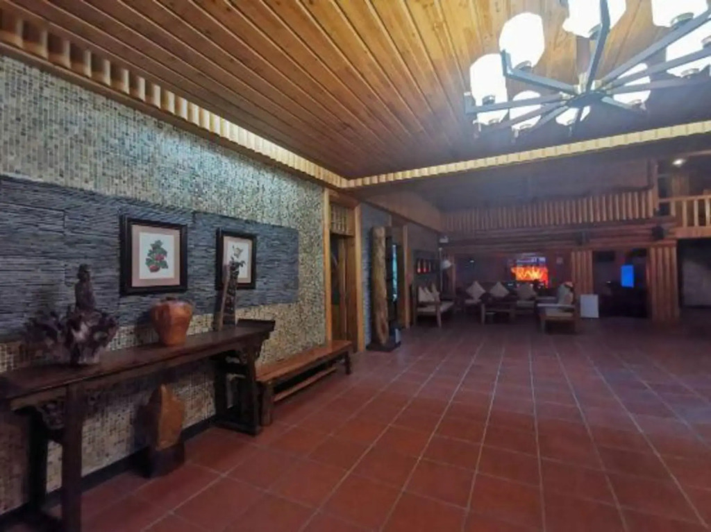 Lotus Mountain Hot Spring Resort