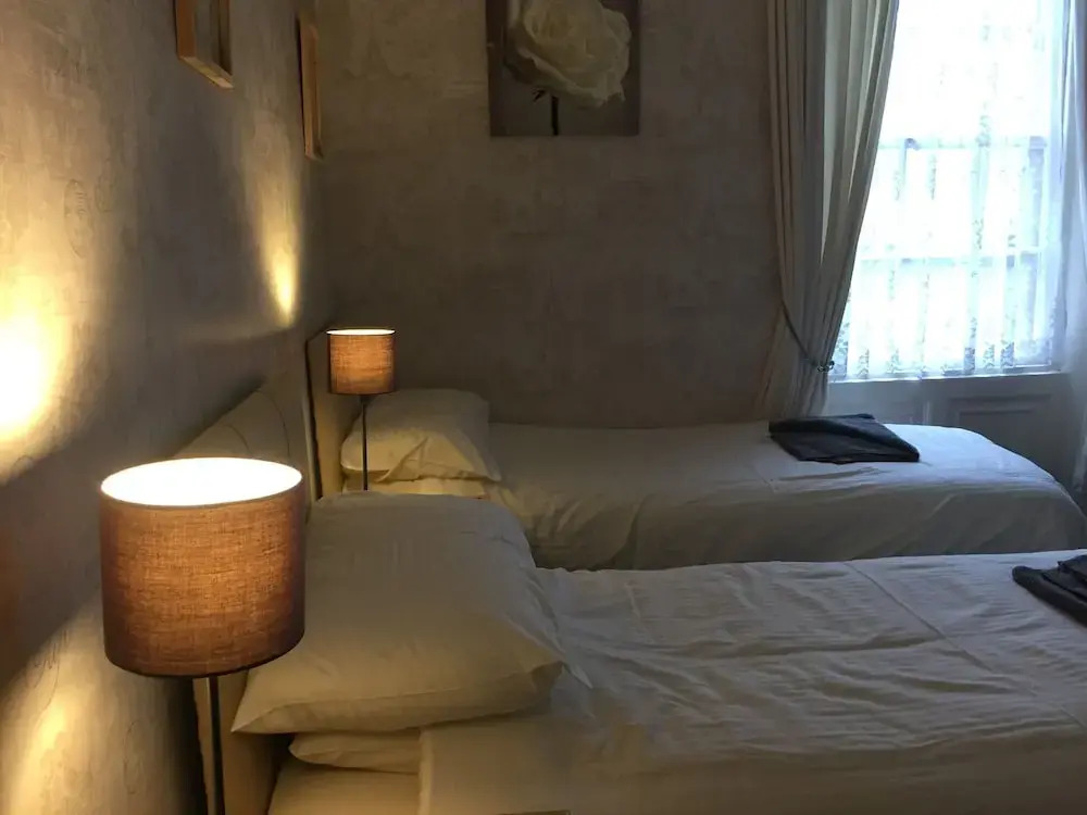 Whitecliff Guest House
