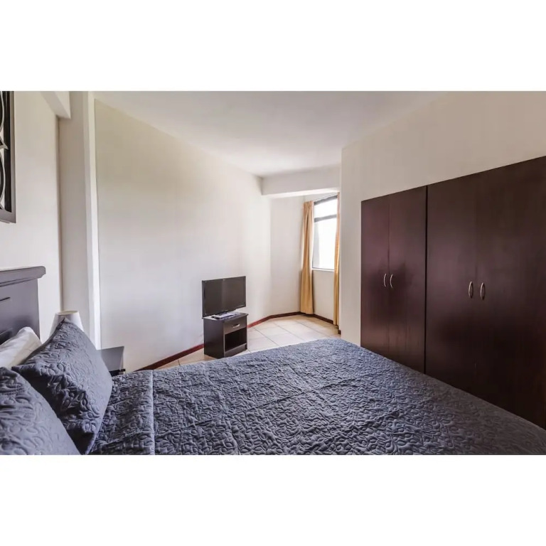 Sophistidated 2 BDRM Apartment @ Zona 14