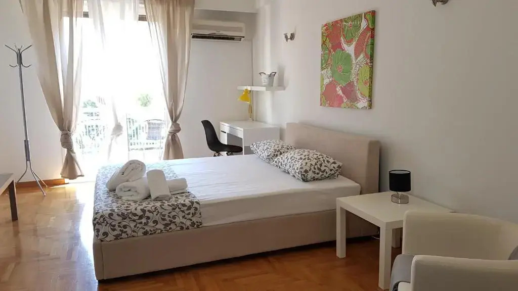 Errathens Wheat Apartment - Athens Center, 3 Bd, 1 Bath