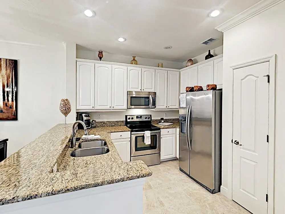 New Listing! Townhome W/ Pools & Balcony, By Beach 2 Bedroom Townhouse