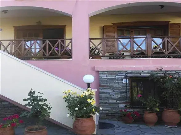 Ismini
