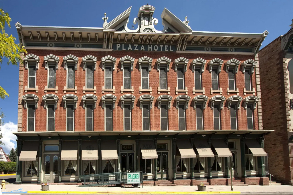 Historic Plaza Hotel