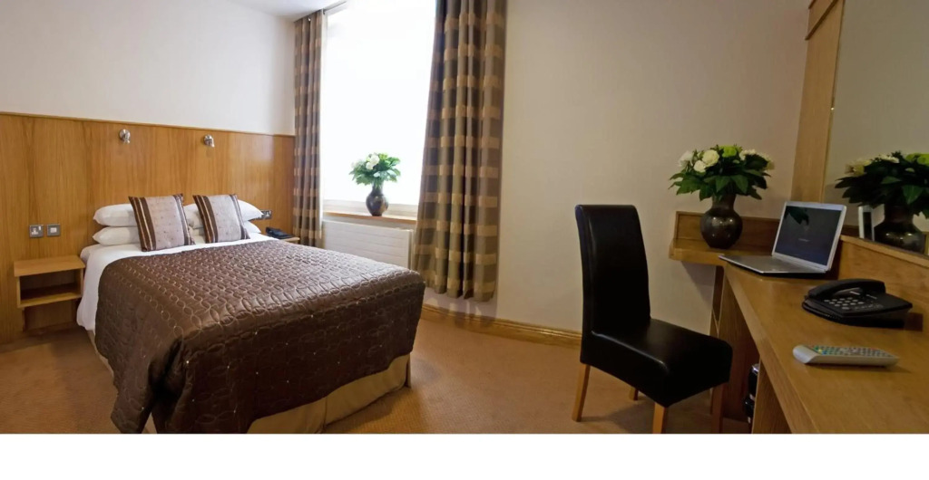 Blooms Hotel
