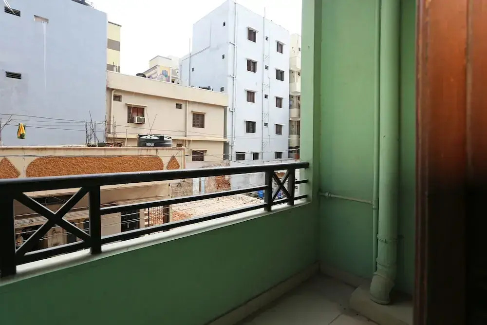 OYO 8932 Delight Inn Gachibowli