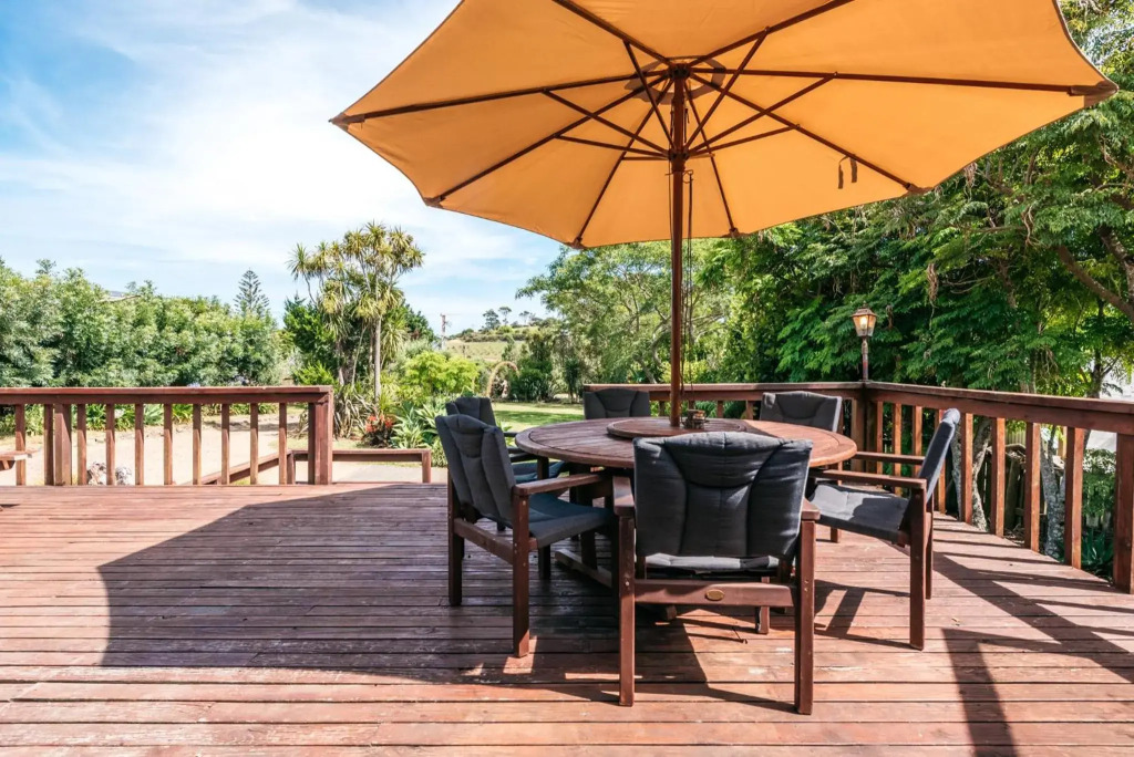 Olive Lane - Waiheke Holiday Home