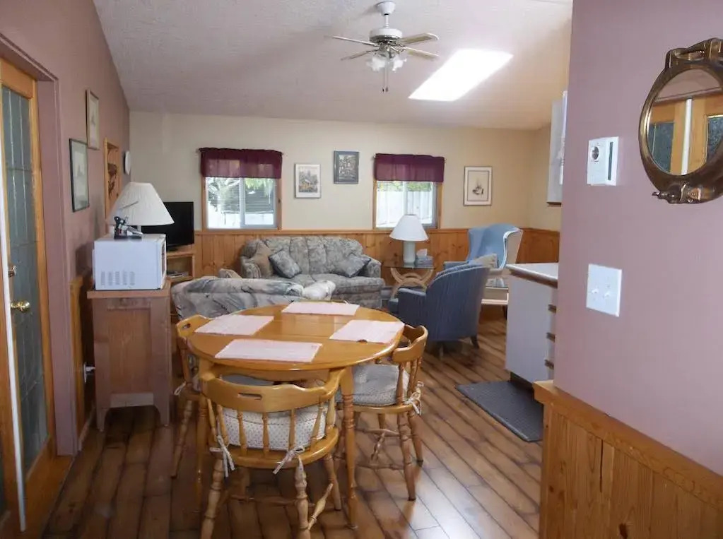 Seascape Inn