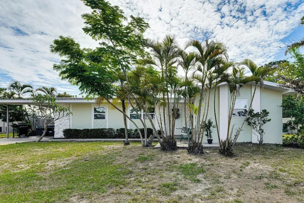 Happy Hideaway, Private Pool & Patio, North Port!