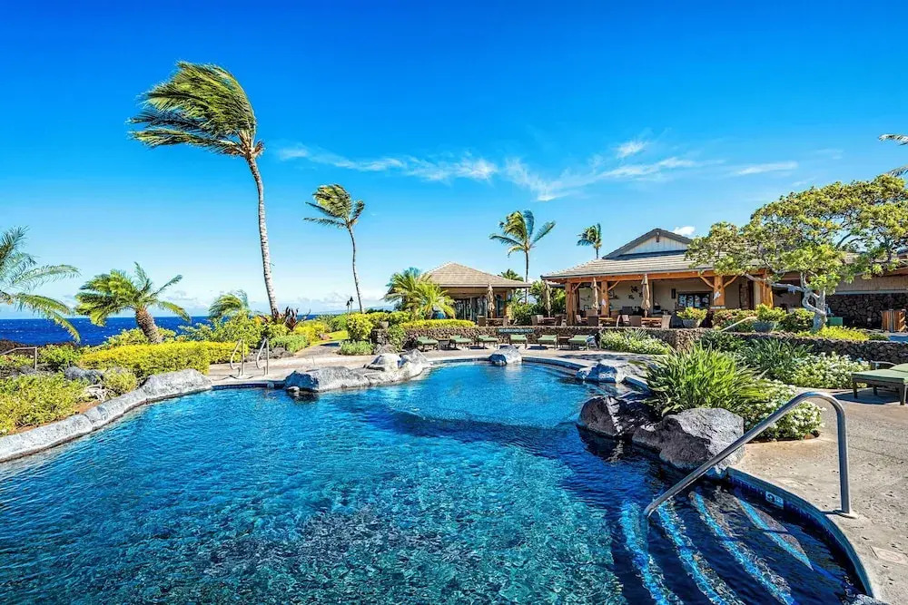 Direct Ocean Front - AC - Concierge Included - Ocean Viewing Lanai & Near Shops! -vrkcv