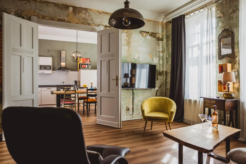 Charmante Altbau-Wohnung zwischen Altstadt und Klinikum mit Parkplatz