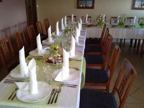 Gostišče - Guest house STARI HRAST