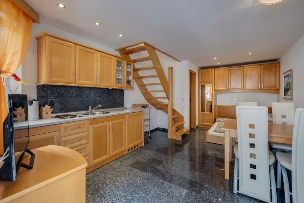 Miro - A2 Maisonette
