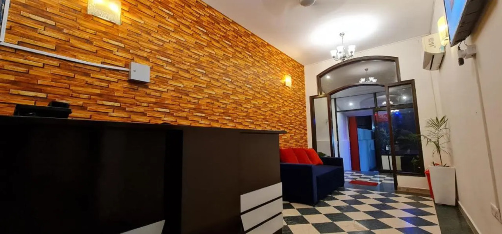 Nook Inn & Suites - 2 Min Walk From MG ROAD METRO