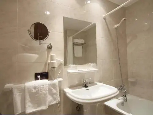 Hotel y Apartamentos Arias