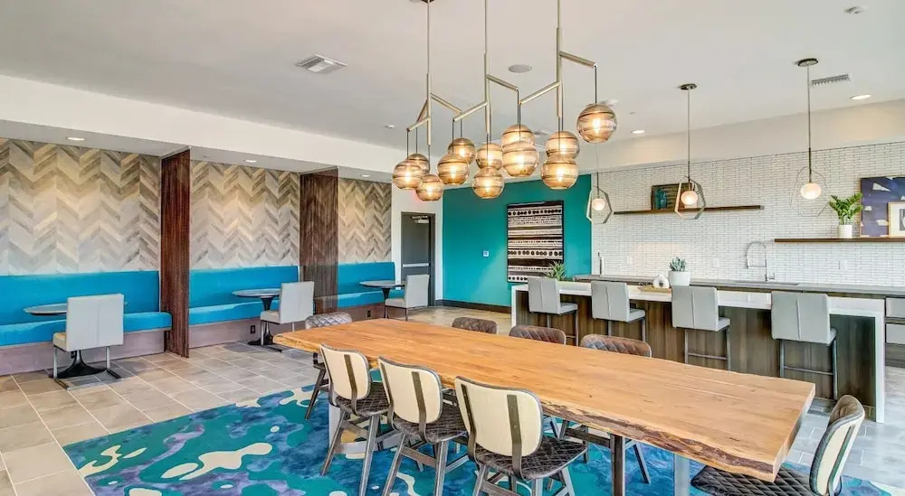 Landing Stylish 1BD Gym Clubhouse