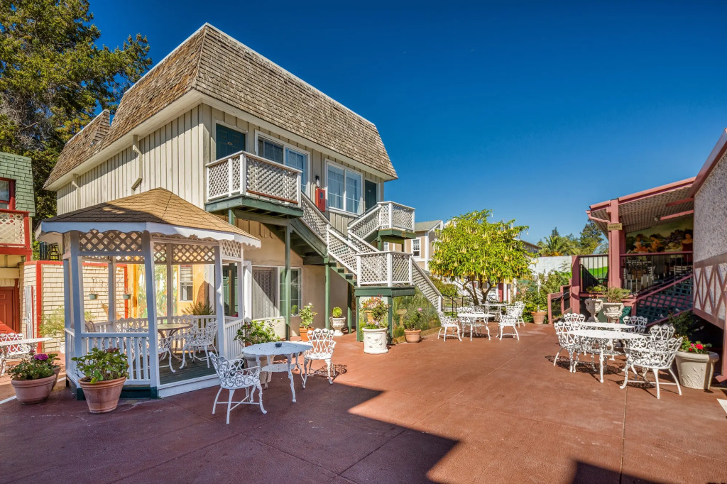 Rose Garden Inn