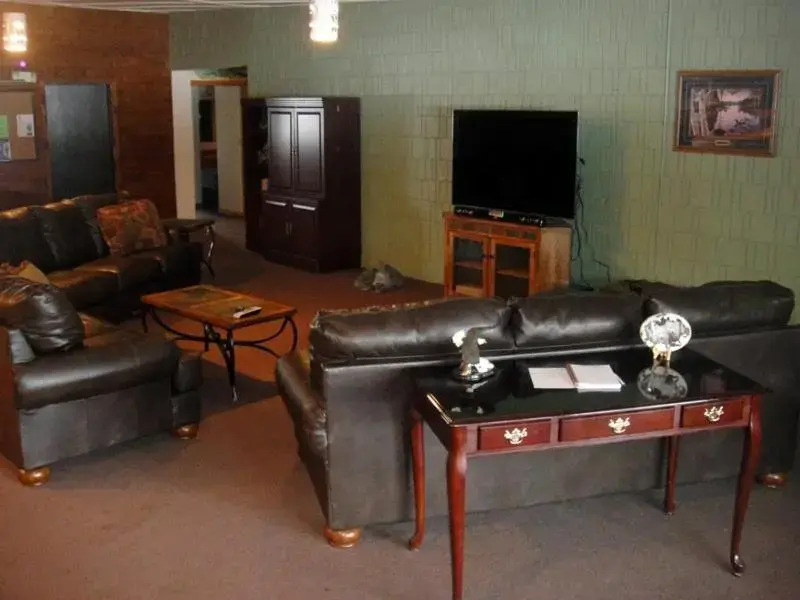 Hiawatha Lodge Inn