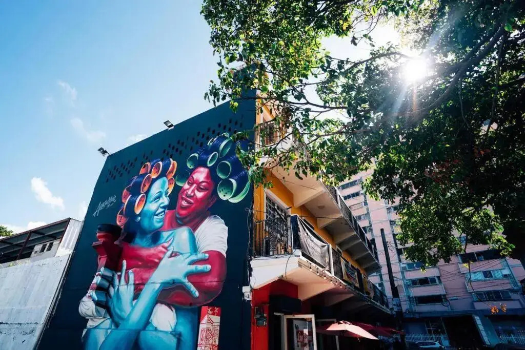 Blissful 3BR Art District Apt with PK & Fast WiFi