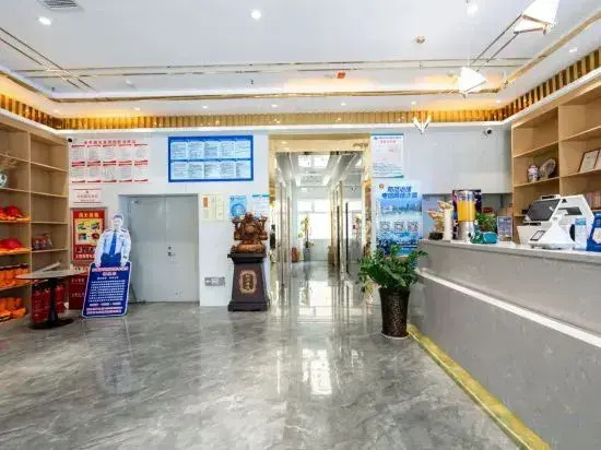 Golden Sunshine Hotel (Kuqa No.2 Middle School)