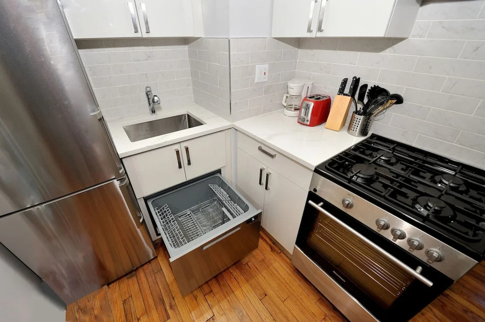 Comfy 1 Bed 1 Bath Apartment in NYC