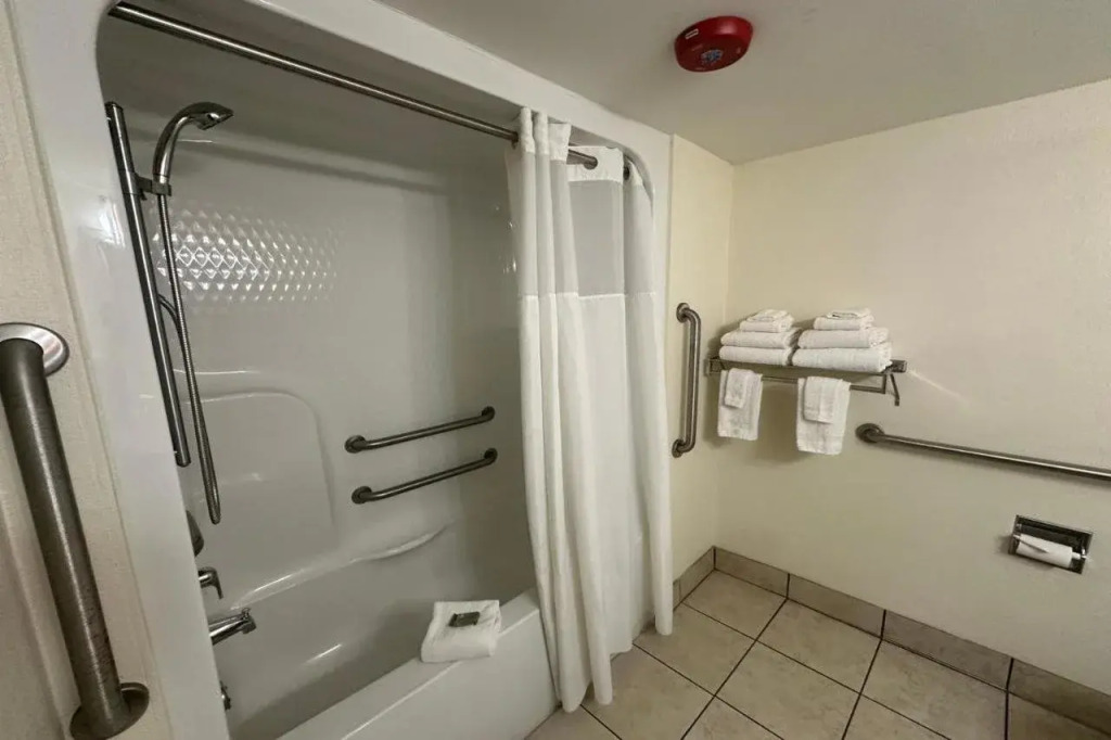 Country Inn & Suites by Radisson, Murrells Inlet, SC