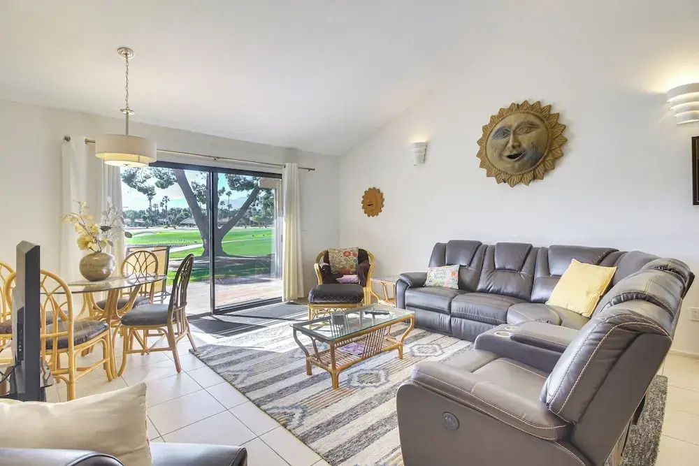 Pet-friendly Palm Desert Gem on Golf Course!