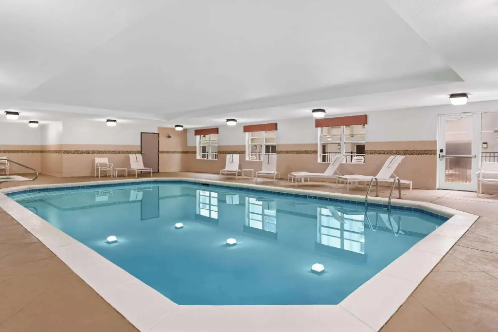 Country Inn & Suites by Radisson, Macon North, GA