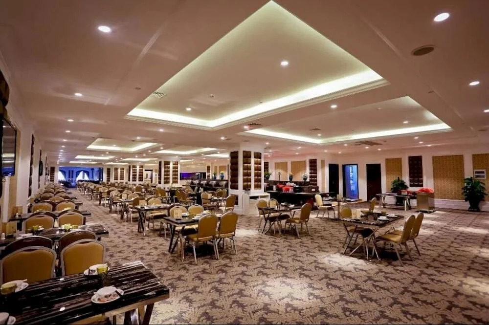 Relax Hotel (Hangzhou Shitang)(杭州石塘瑞莱克斯大酒店)