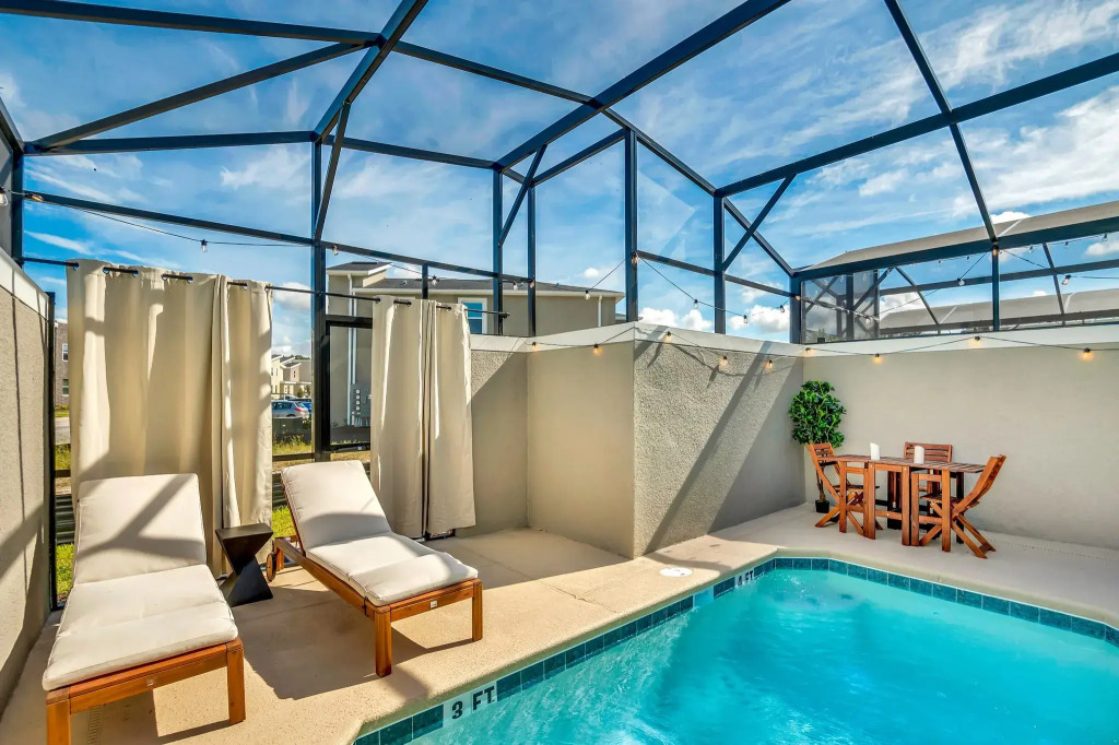 Brand New Storey Lake 5 Bedroom with Pool, Kissimmee, US