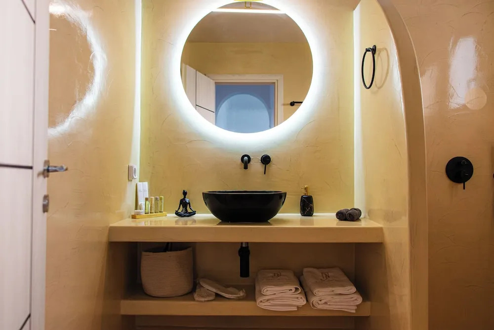 Ebitas Suites
