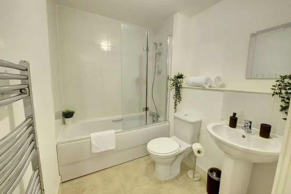 Lovely Flat in Kiln Close With Free Parking