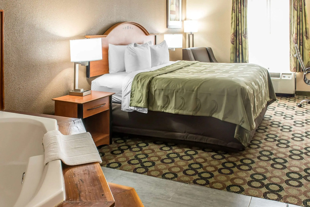 Quality Inn & Suites Columbus West - Hilliard