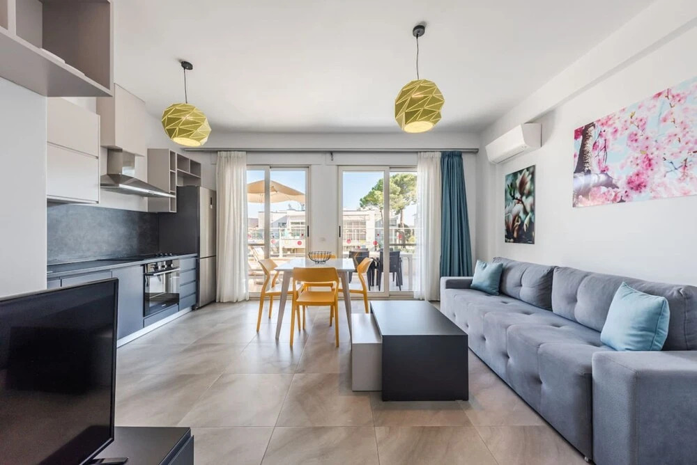 Spacious 1BR Apartment With Resort Access