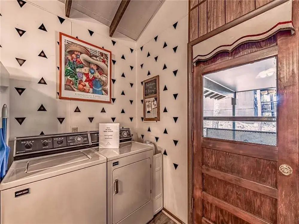 Innjoy - Two Bedroom Cabin