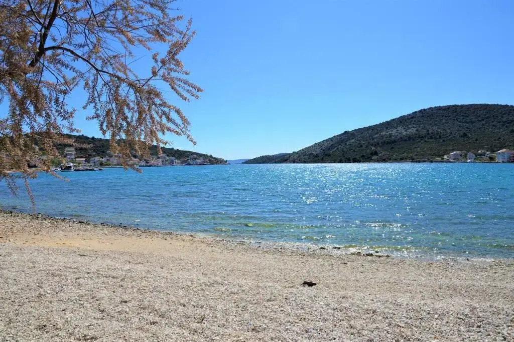 Lovely 2-bed Apartment in Vinisce, Close to Beach