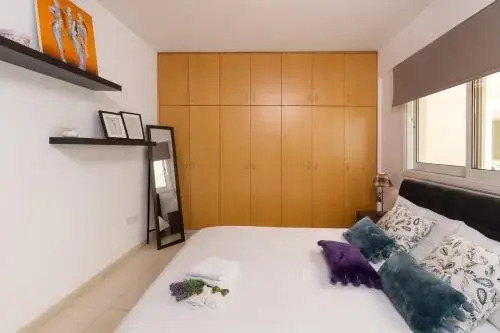 Elena Court Apt 401