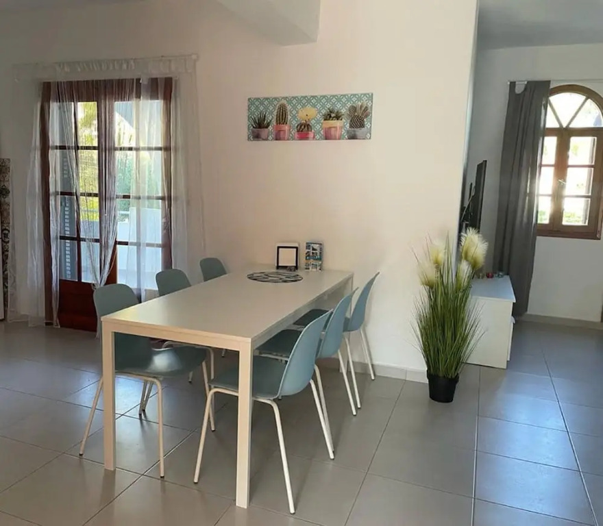 Apt - Sleeps 5 - Pets Ok - Balcony - Parking