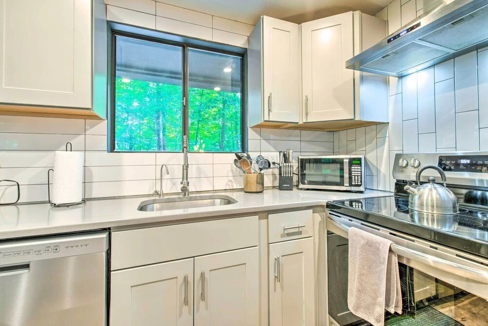 Pet-friendly Pocono Pines Rental w/ Hot Tub!