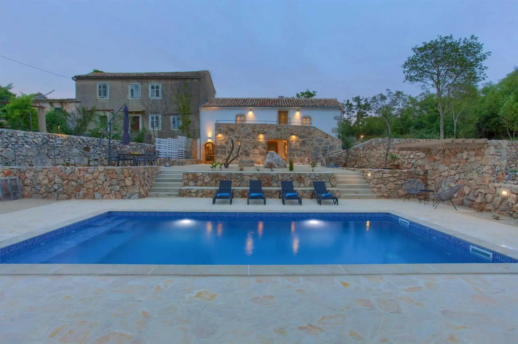Villa MAY